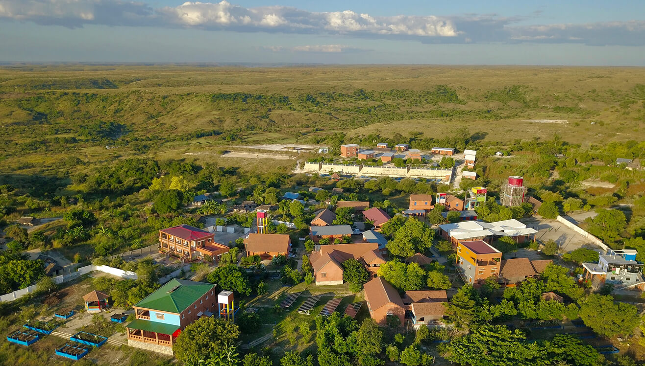 Photo : Lancement du projet FEF+ d'Écoles du Monde : une nouvelle étape pour l'éducation en Région Boeny !