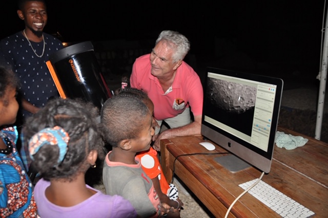 Photo : Mettre l'astronomie au programme scolaire